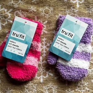 2 Pairs Toddler Girls Mittens NWT